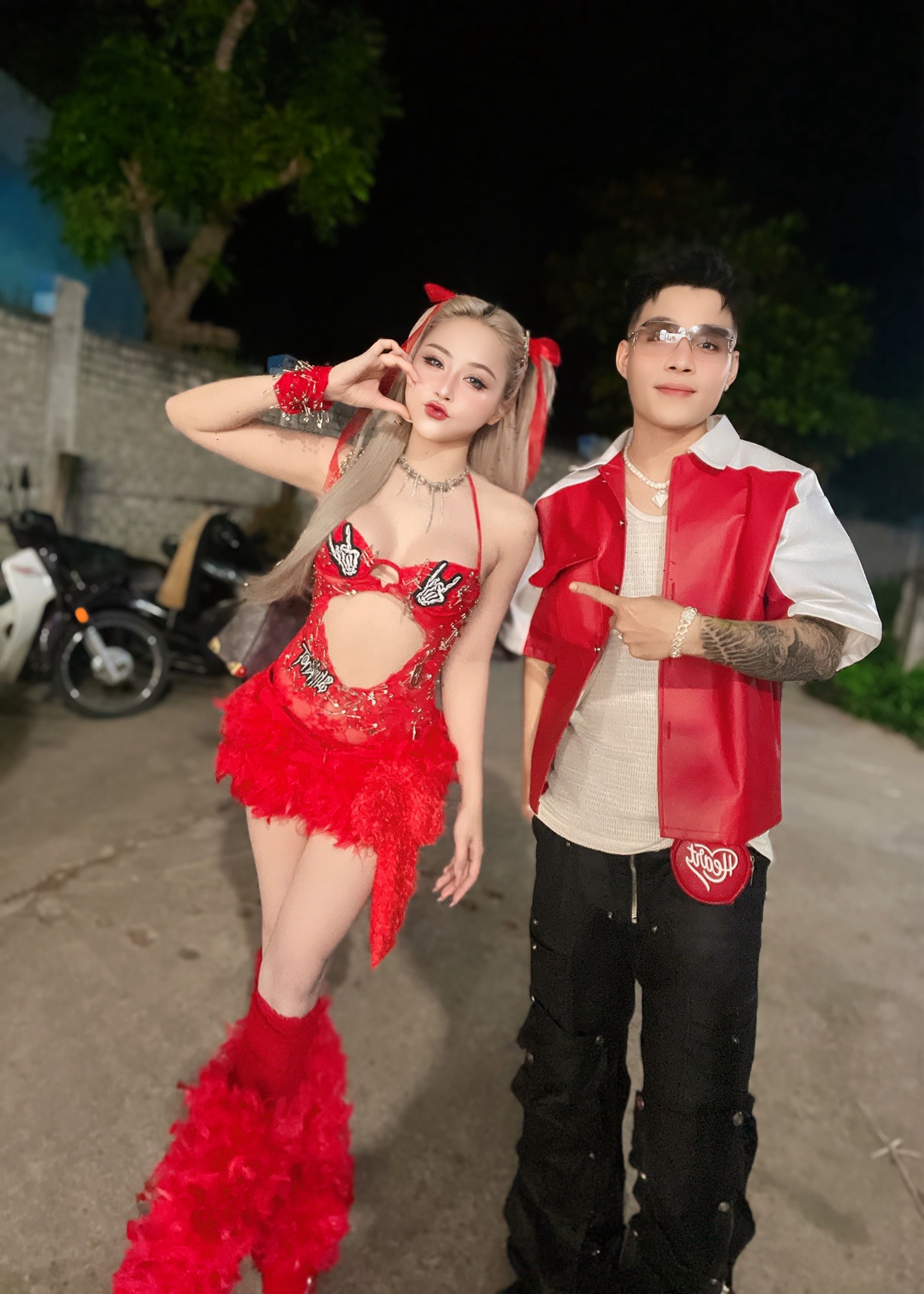 Red feather duo